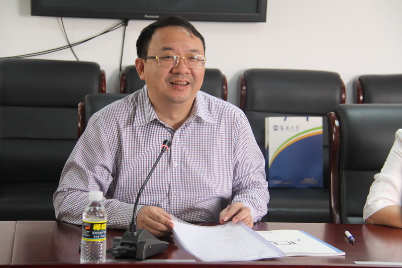 49317d8b3cdac9899fa2ffffdf87ce6a.jpg 副校长傅国华.jpg