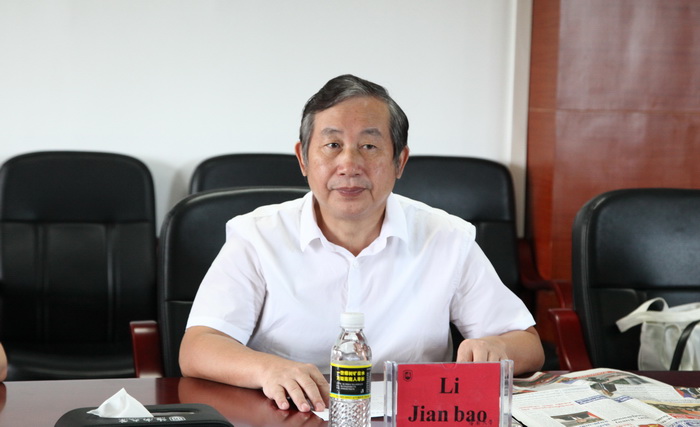 1532d4032419348bf1736140ceca2a26.jpg 李建保校长讲话.jpg