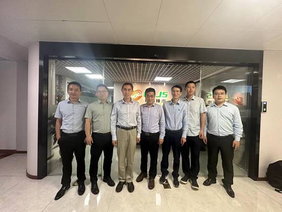 说明: J:\5.信息与通信工程学院(2022年11月始)\照片\2023.03访企拓岗走访企业\信息与通信工程学院领导班子一行调研海南创讯技术有限公司合影.jpg