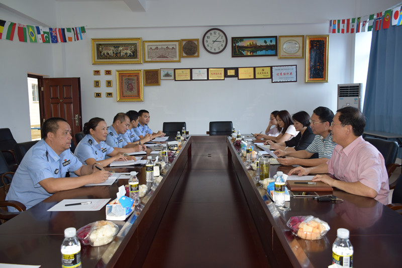 座谈会03.jpg