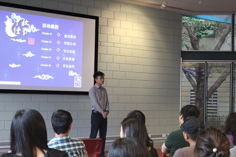 2. 学联主席孟繁宇介绍学联.jpg